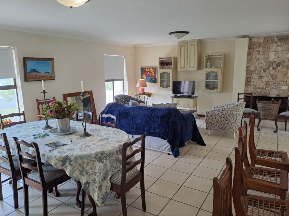 Security complex home for sale in Stilbaai West - 1SR1693106 Security complex home for sale in Stilbaai West - 1SR1693106