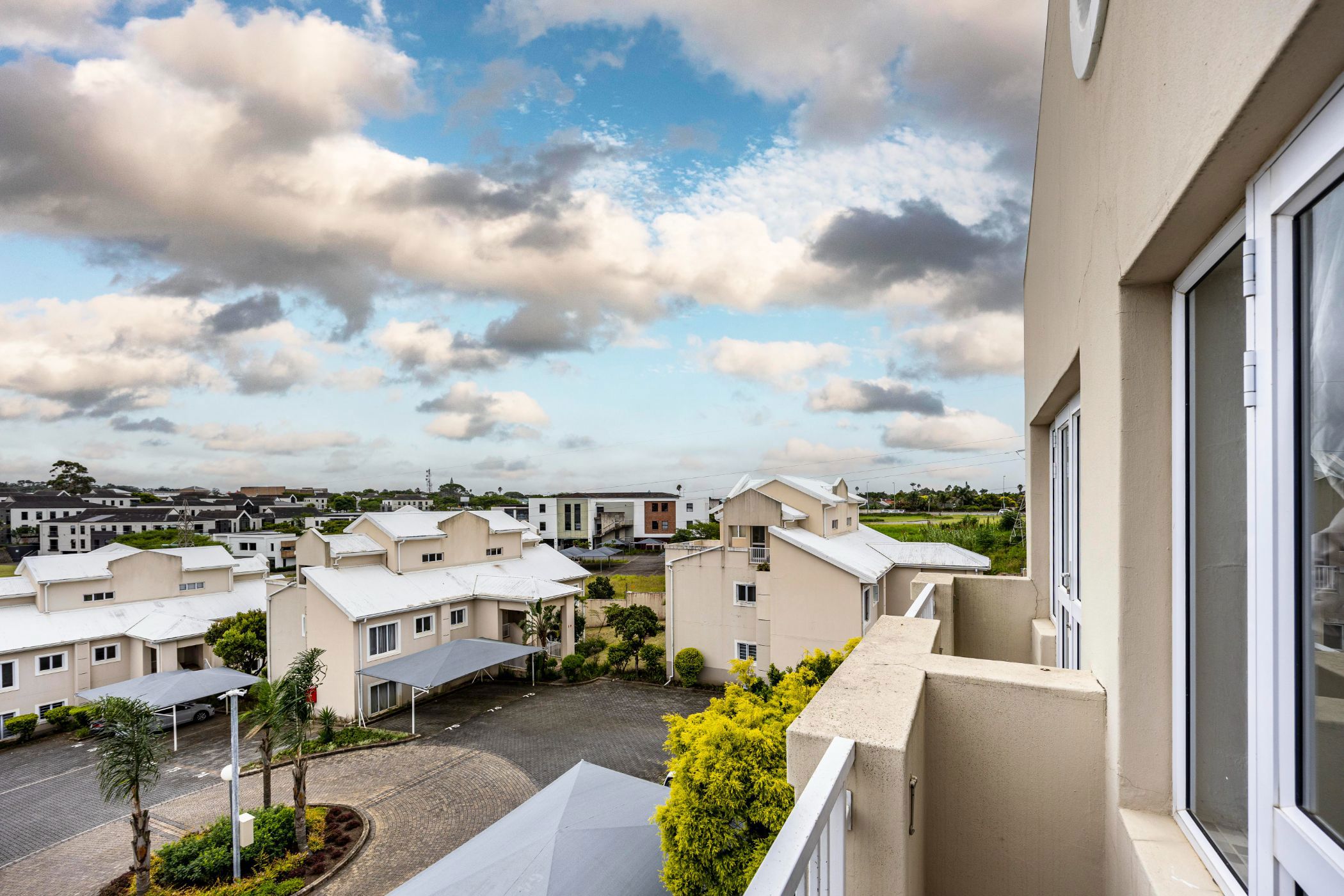 Apartment sold in Beacon Bay - 1EZ1692586