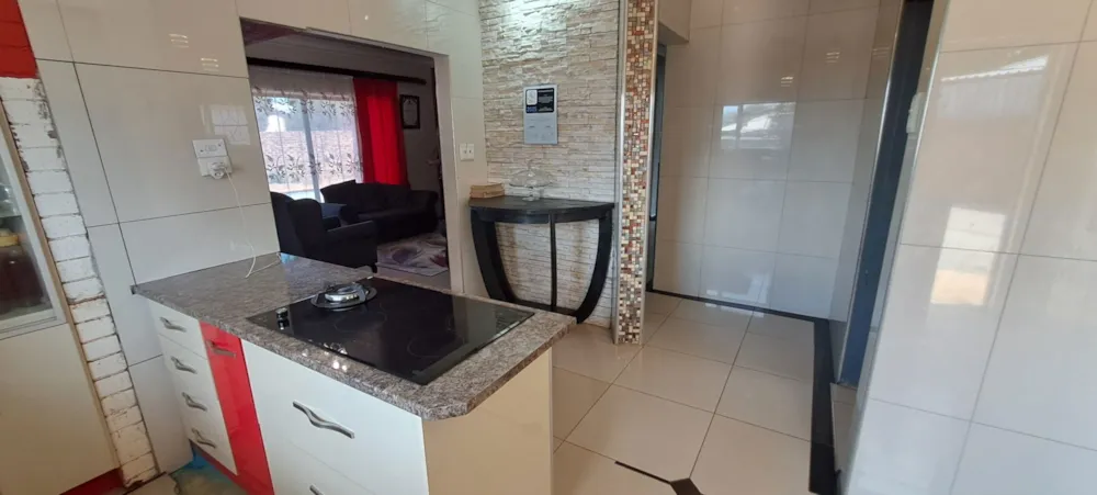 House for sale in Beaconsfield - 1KJ1695693 House for sale in Beaconsfield - 1KJ1695693