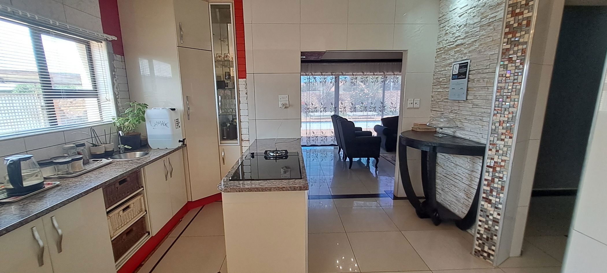 House for sale in Beaconsfield - 1KJ1695693