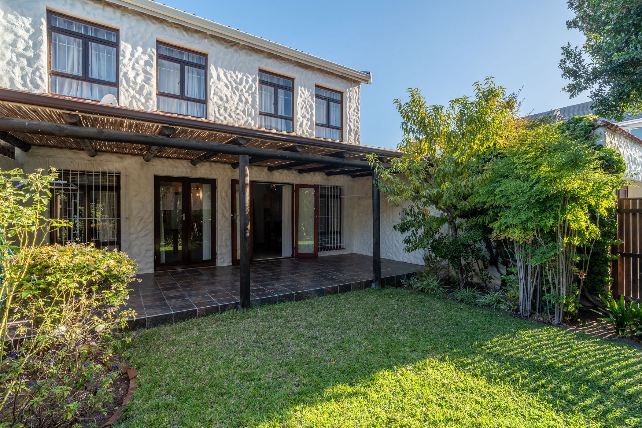 Townhouse sold in Kenilworth Upper - KW1696557