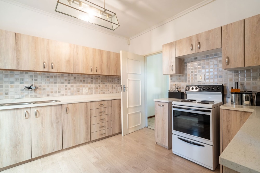 Townhouse sold in Kenilworth Upper - KW1696557 Townhouse sold in Kenilworth Upper - KW1696557