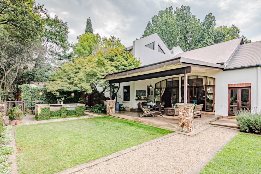 House sold in Country Lane Estate - CN1695980