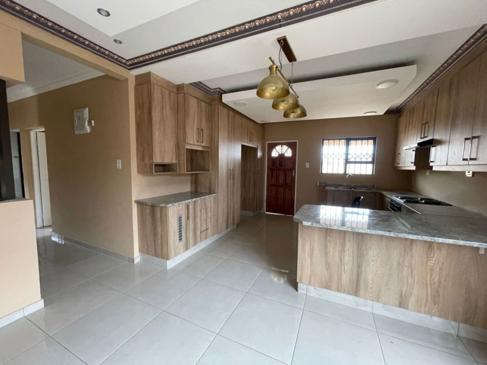 House let in Mthatha Central - 1MH1693505 House let in Mthatha Central - 1MH1693505