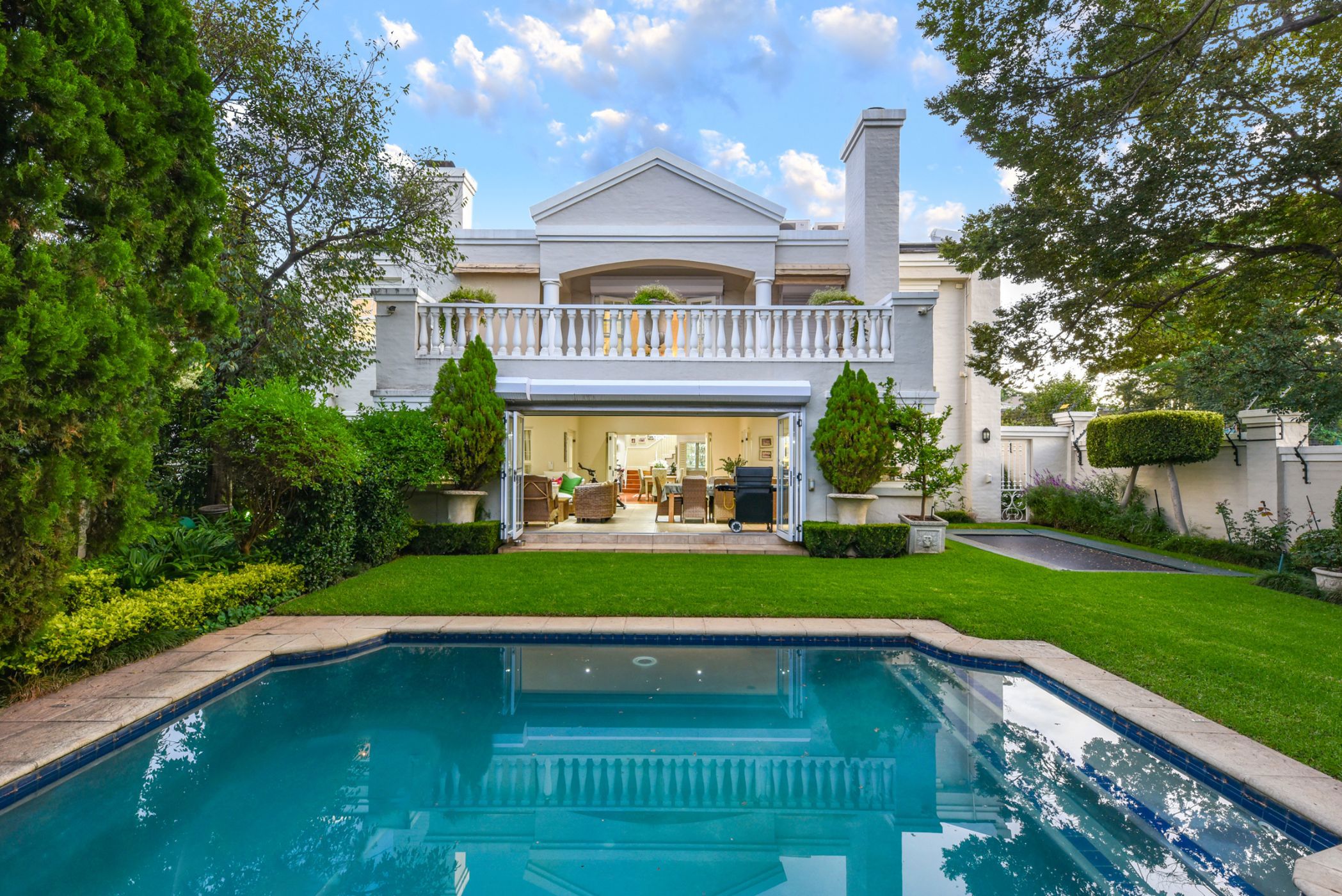 Cluster sold in Bryanston - HP1682989