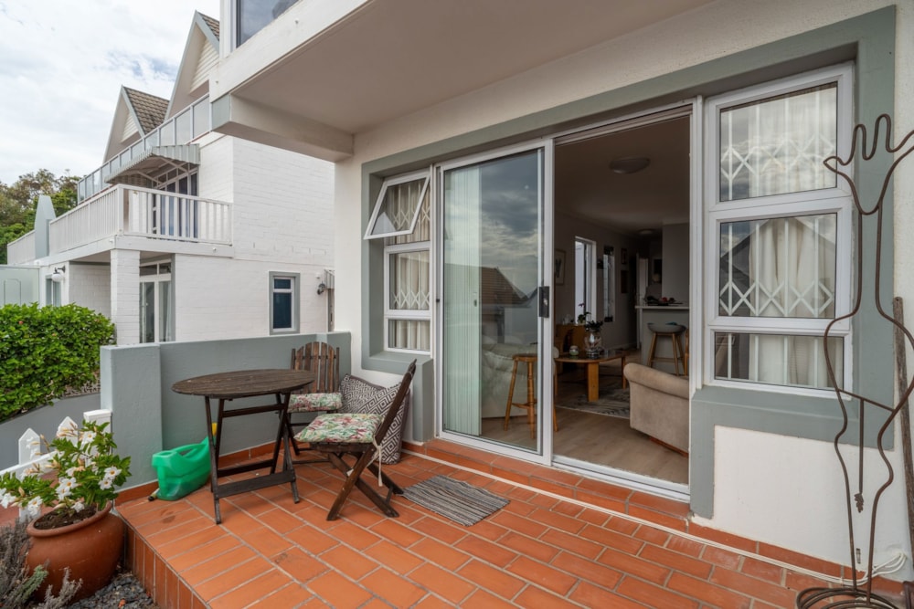 Apartment sold in Simons Town Central - SIM1694453 Apartment sold in Simons Town Central - SIM1694453