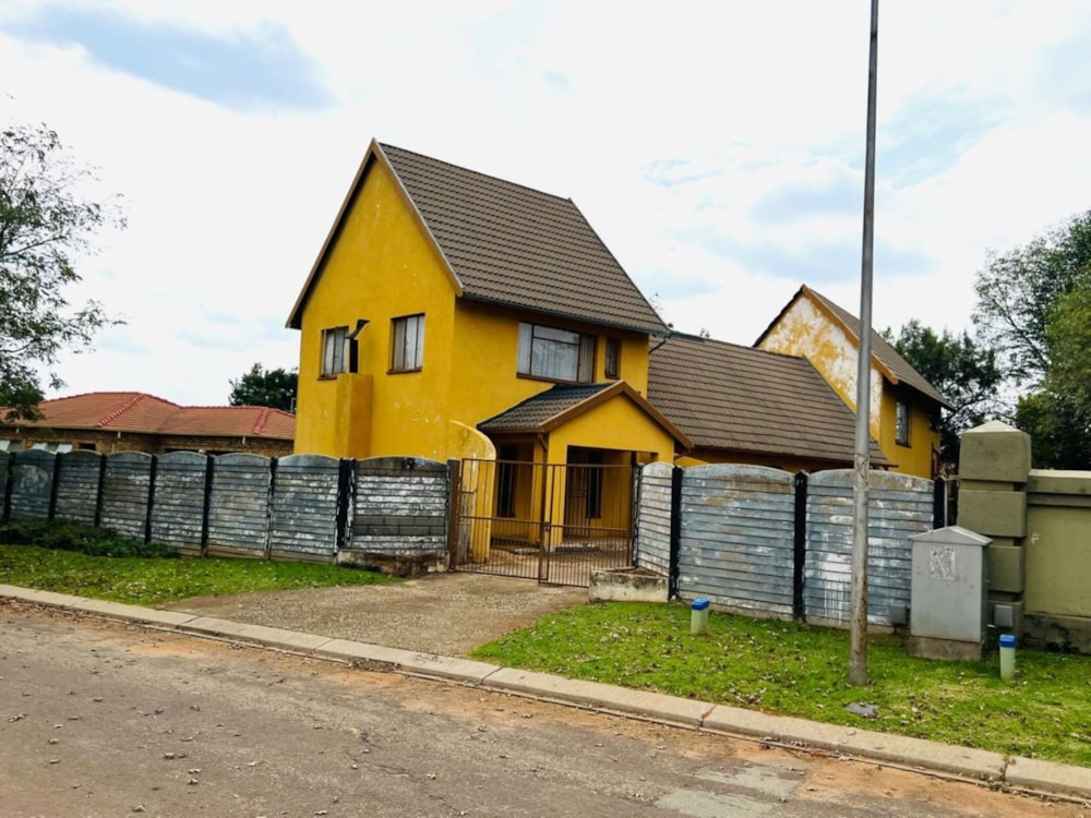 House for sale in Crystal Park - EN1698130 House for sale in Crystal Park - EN1698130