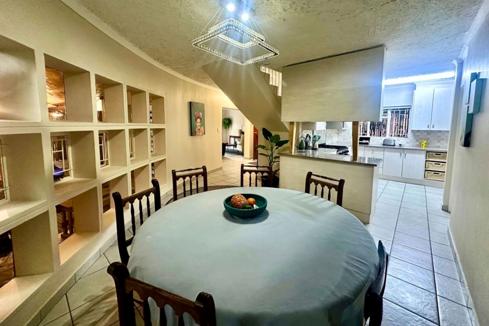 Double-storey house for sale in Sonheuwel - 1NS1697614 Double-storey house for sale in Sonheuwel - 1NS1697614