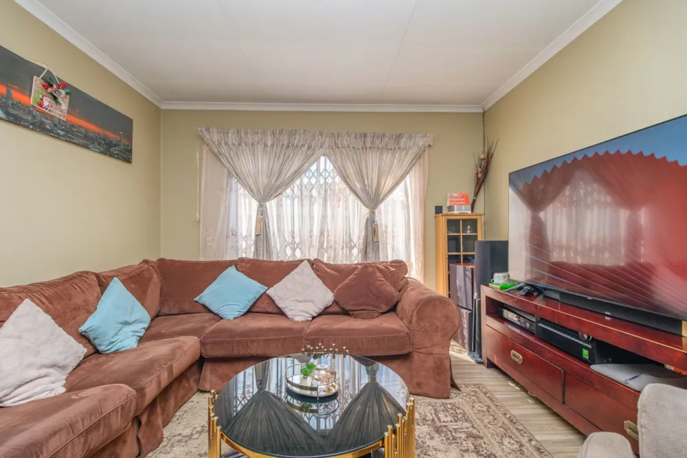 Townhouse for sale in Witpoortjie - RAN1698422