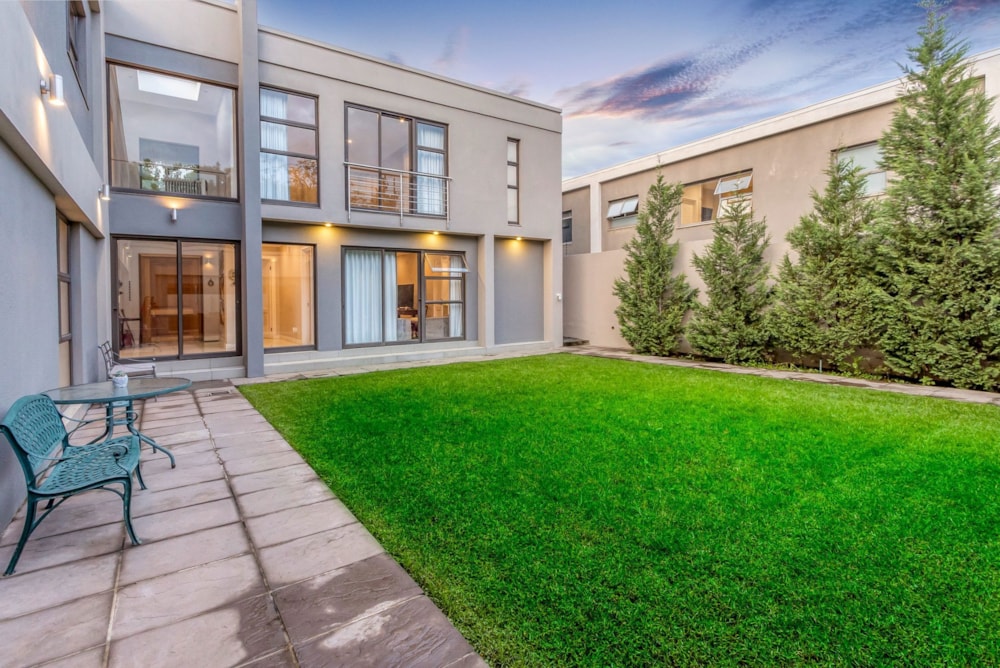 Double-storey cluster sold in Oaklands, Johannesburg - HP1696397 Double-storey cluster sold in Oaklands, Johannesburg - HP1696397