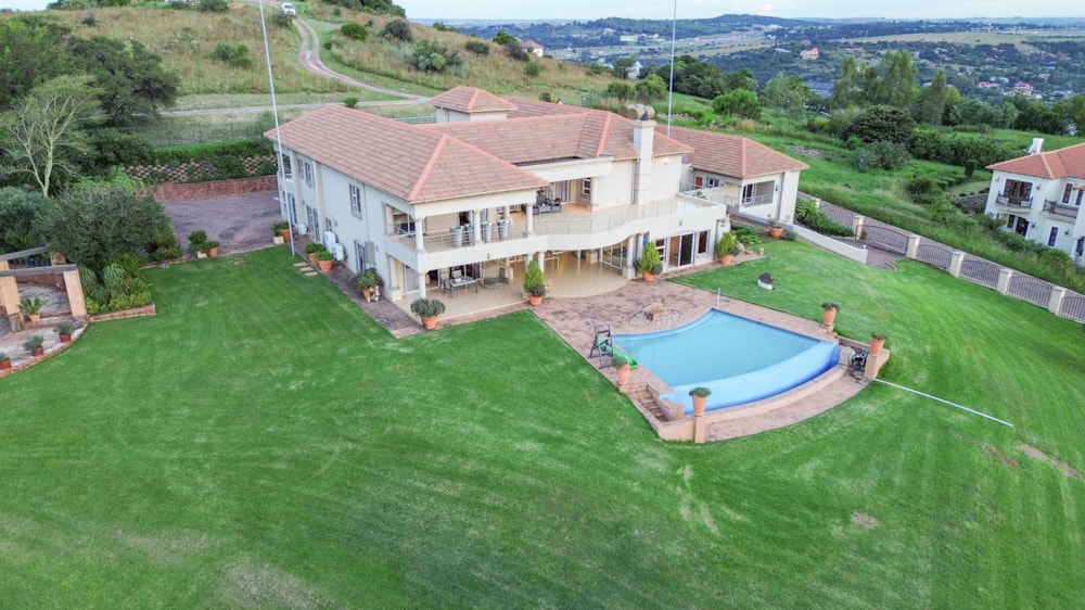 House for sale in Cornwall Hill - CN1698835