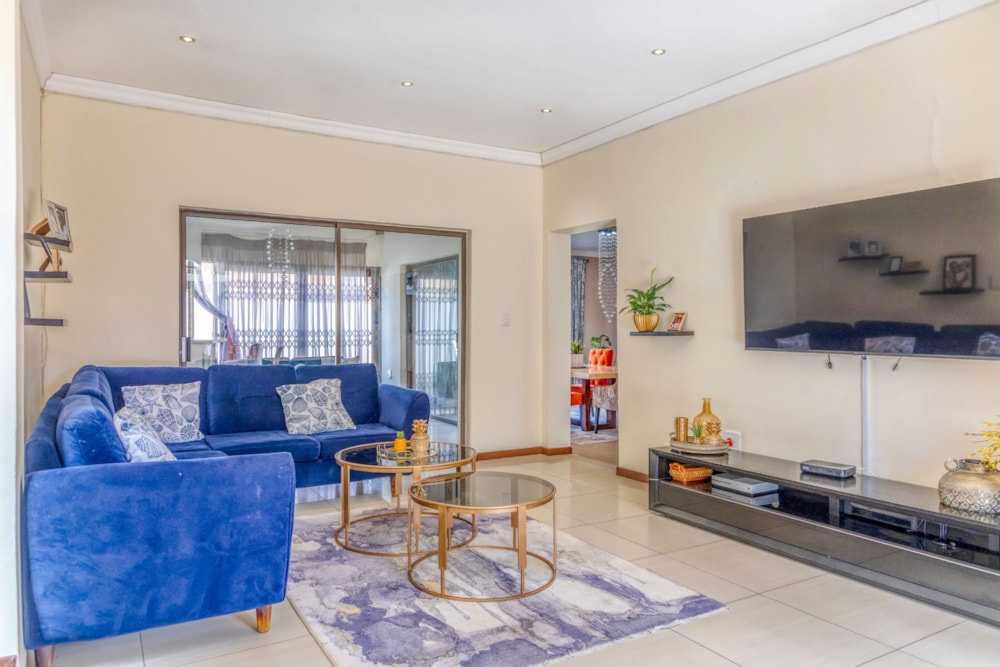 Double-storey cluster sold in Strubensvalley - RAN1697761 Double-storey cluster sold in Strubensvalley - RAN1697761