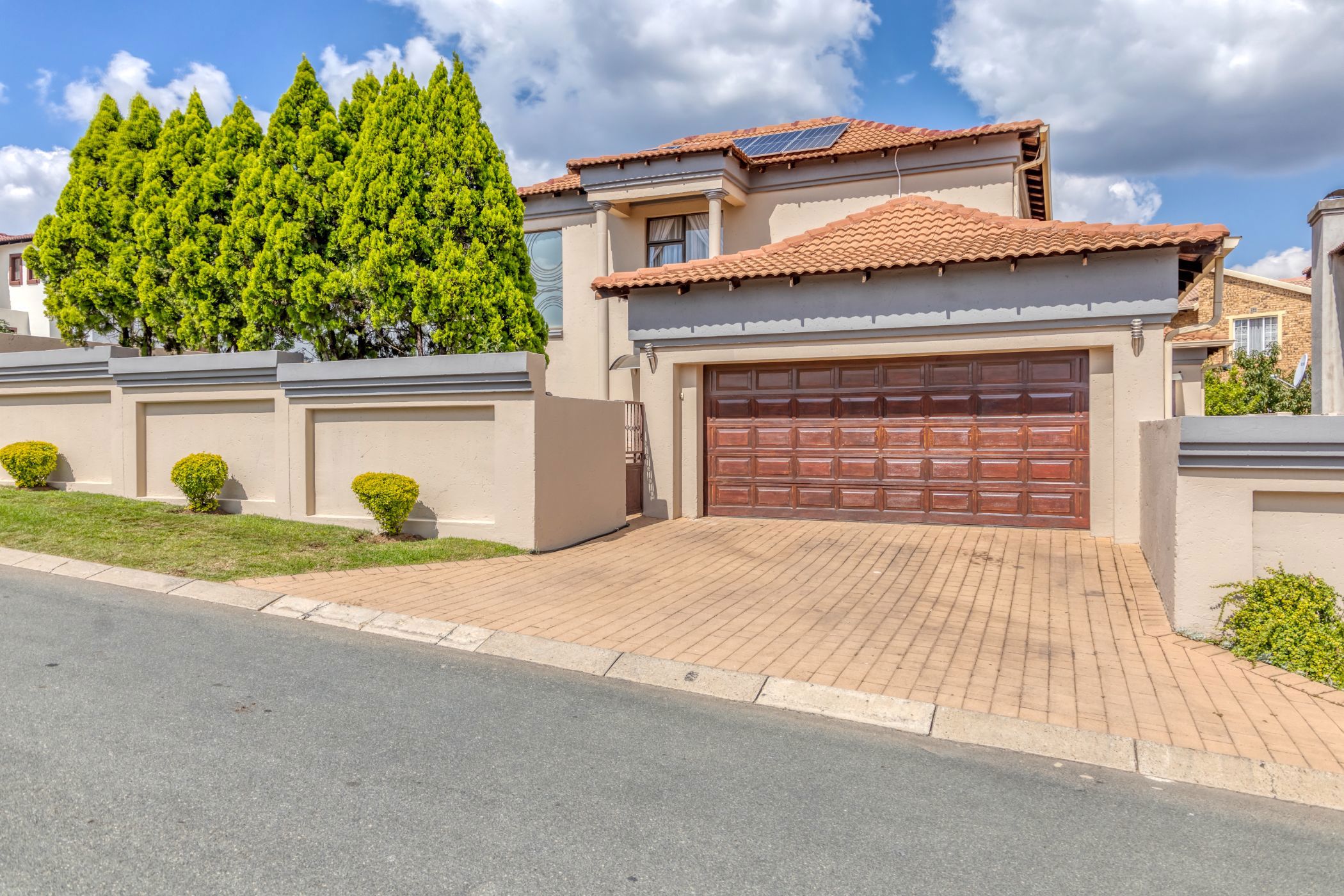 Double-storey cluster sold in Strubensvalley - RAN1697761