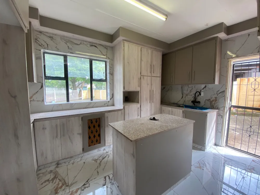 House let in Pioneer Park - 1NW1696810