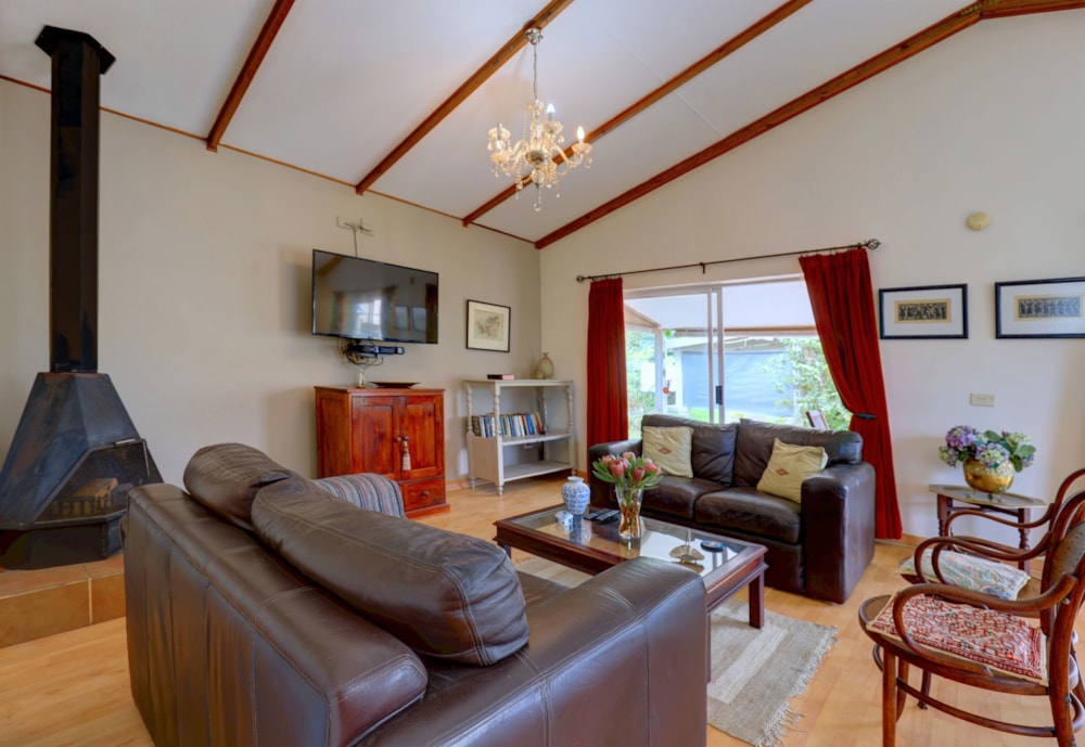 Garden cottage let in Bodorp - GEO1696799 Garden cottage let in Bodorp - GEO1696799