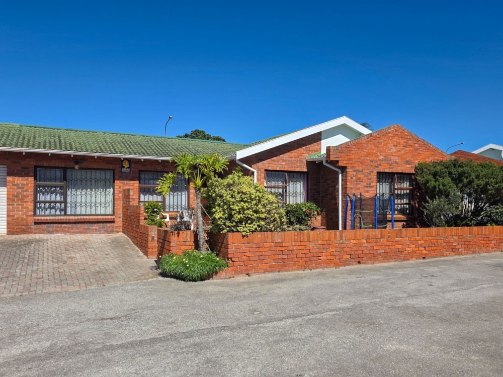 Townhouse sold in Brentwood Park, Port Elizabeth, Gqeberha - 1PLZ1697267 Townhouse sold in Brentwood Park, Port Elizabeth, Gqeberha - 1PLZ1697267