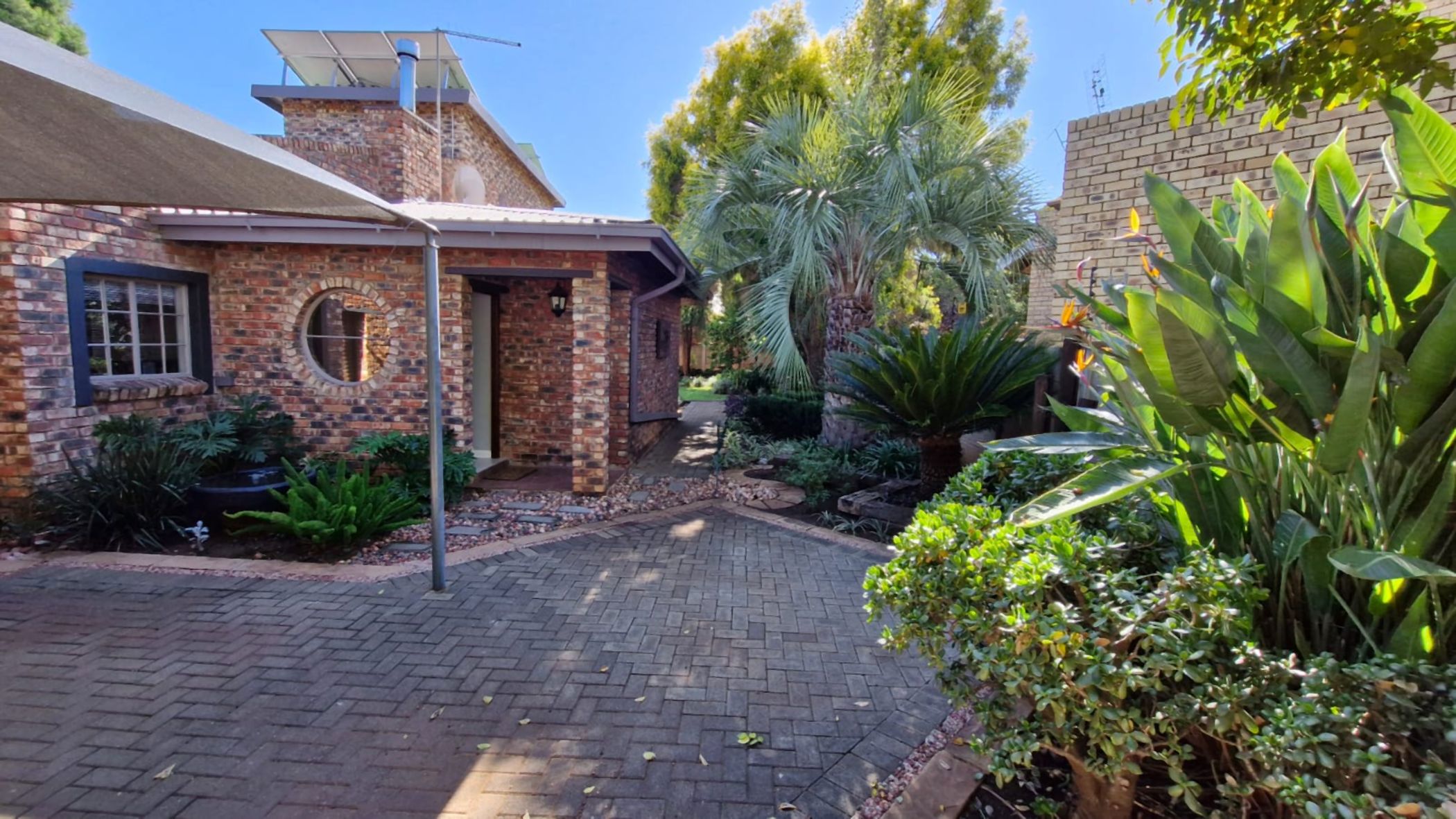 Double-storey house for sale in Langenhovenpark - 1BX1699096