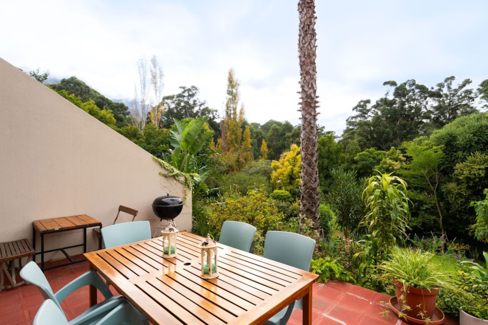 Townhouse for sale in Worlds View, Somerset West - SW1698178