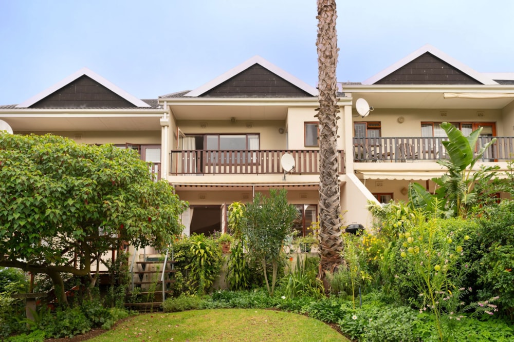 Townhouse for sale in Worlds View, Somerset West - SW1698178