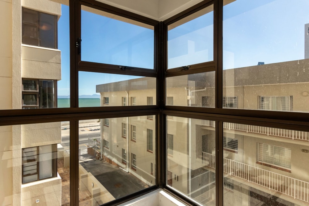 Apartment sold in Strand North - SW1698316