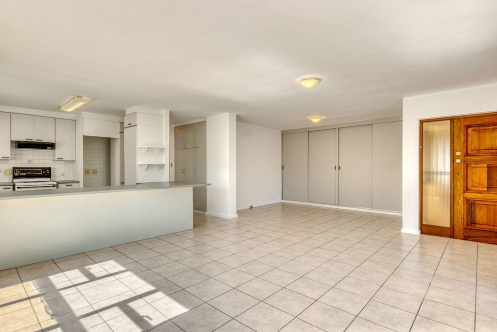 Apartment sold in Strand North - SW1698316