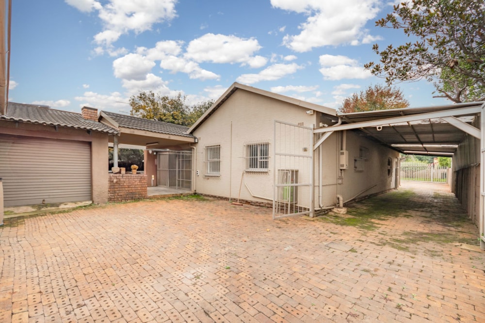 House for sale in Parkrand - BOK1697344 House for sale in Parkrand - BOK1697344