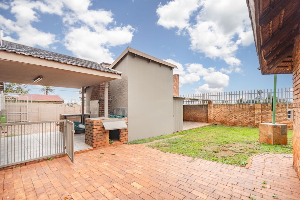 House for sale in Parkrand - BOK1697344 House for sale in Parkrand - BOK1697344