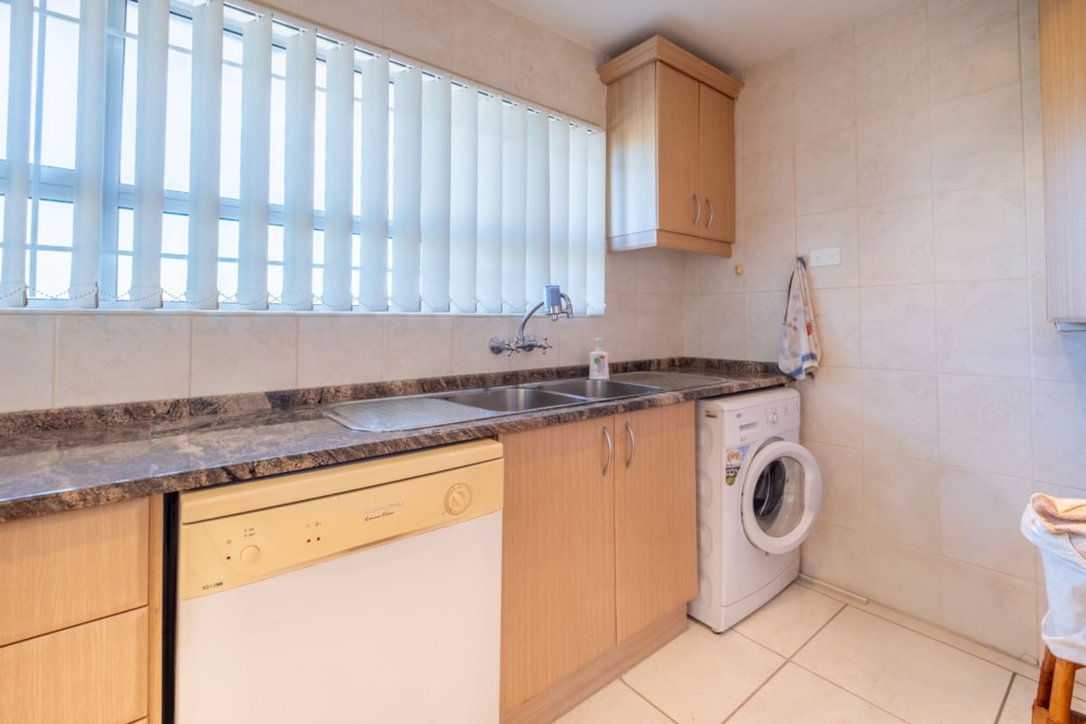 Apartment for sale in Athlone Park - 1WB1697623 Apartment for sale in Athlone Park - 1WB1697623