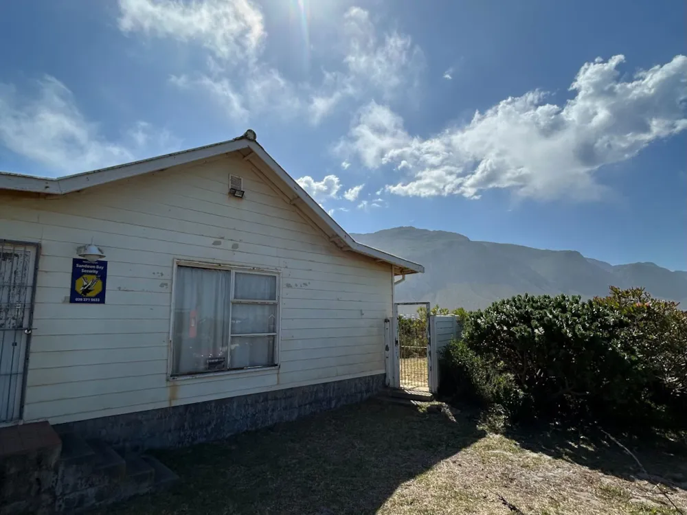 House let in Bettys Bay - KN1696770 House let in Bettys Bay - KN1696770