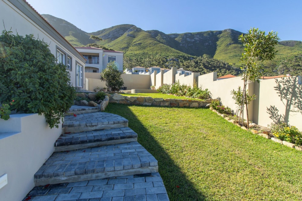 Double-storey house for sale in Onrus - ON1489441 Double-storey house for sale in Onrus - ON1489441