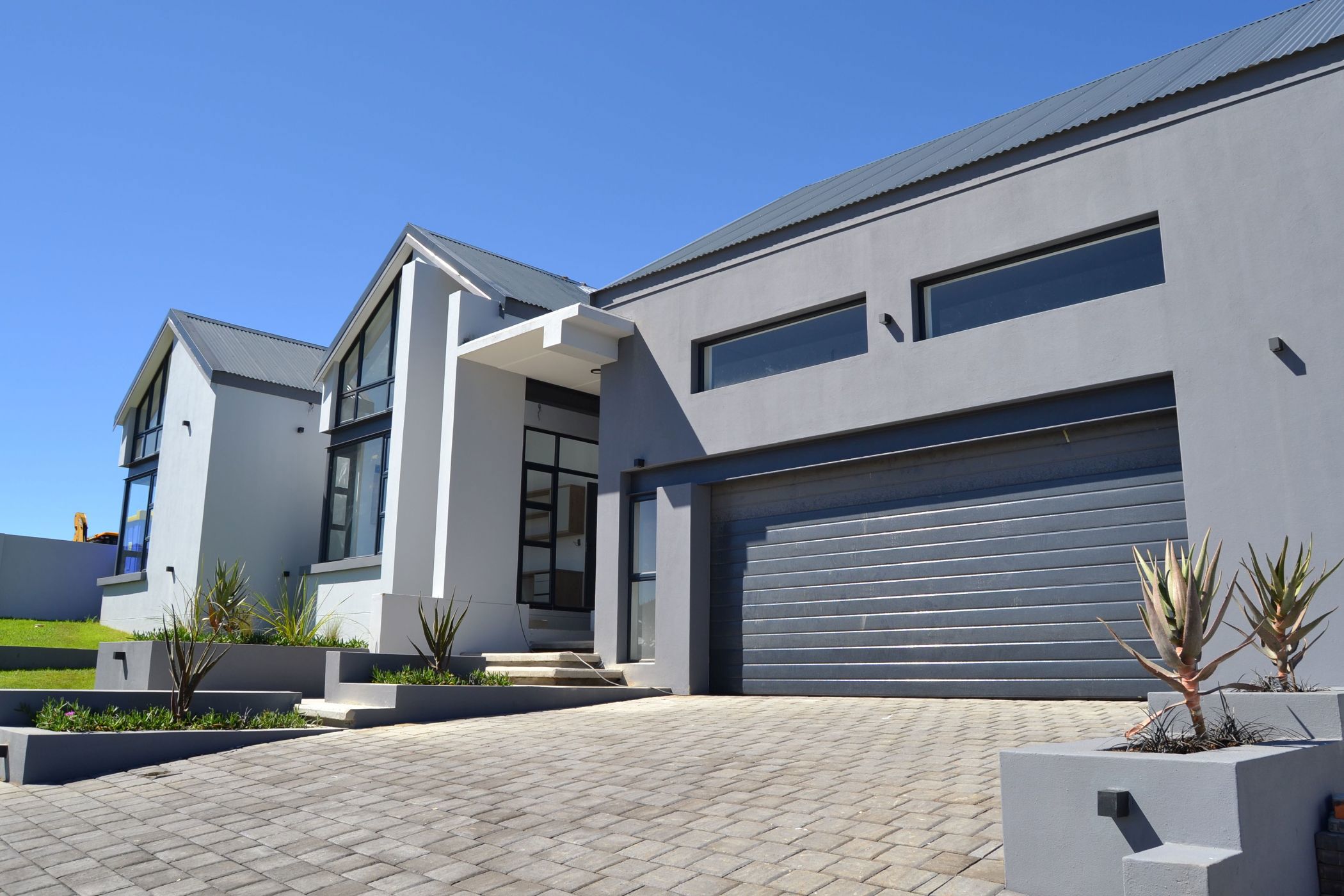 Security estate home for sale in Woodland Hills Bergendal - 1BX1699793