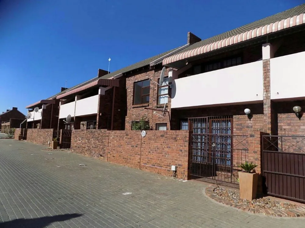 Townhouse to rent in Langenhovenpark - 1BX1748925 Townhouse to rent in Langenhovenpark - 1BX1748925