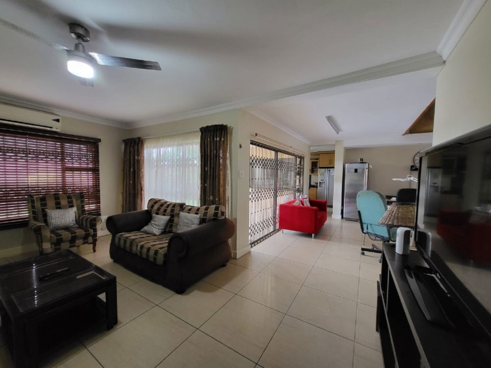 Double-storey apartment let in Veldenvlei - 1RY1696700 Double-storey apartment let in Veldenvlei - 1RY1696700