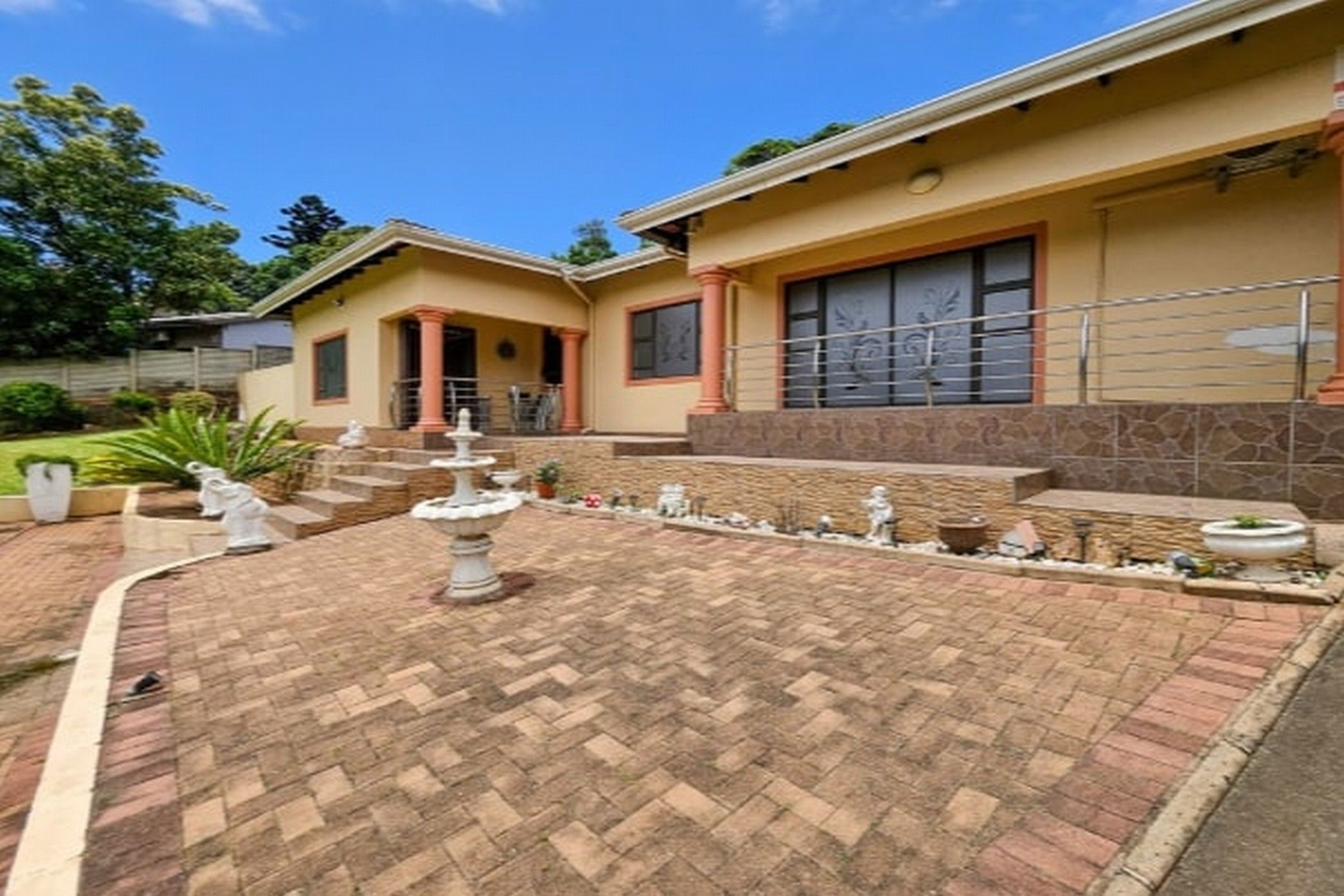 House for sale in Amanzimtoti - 1WB1697341