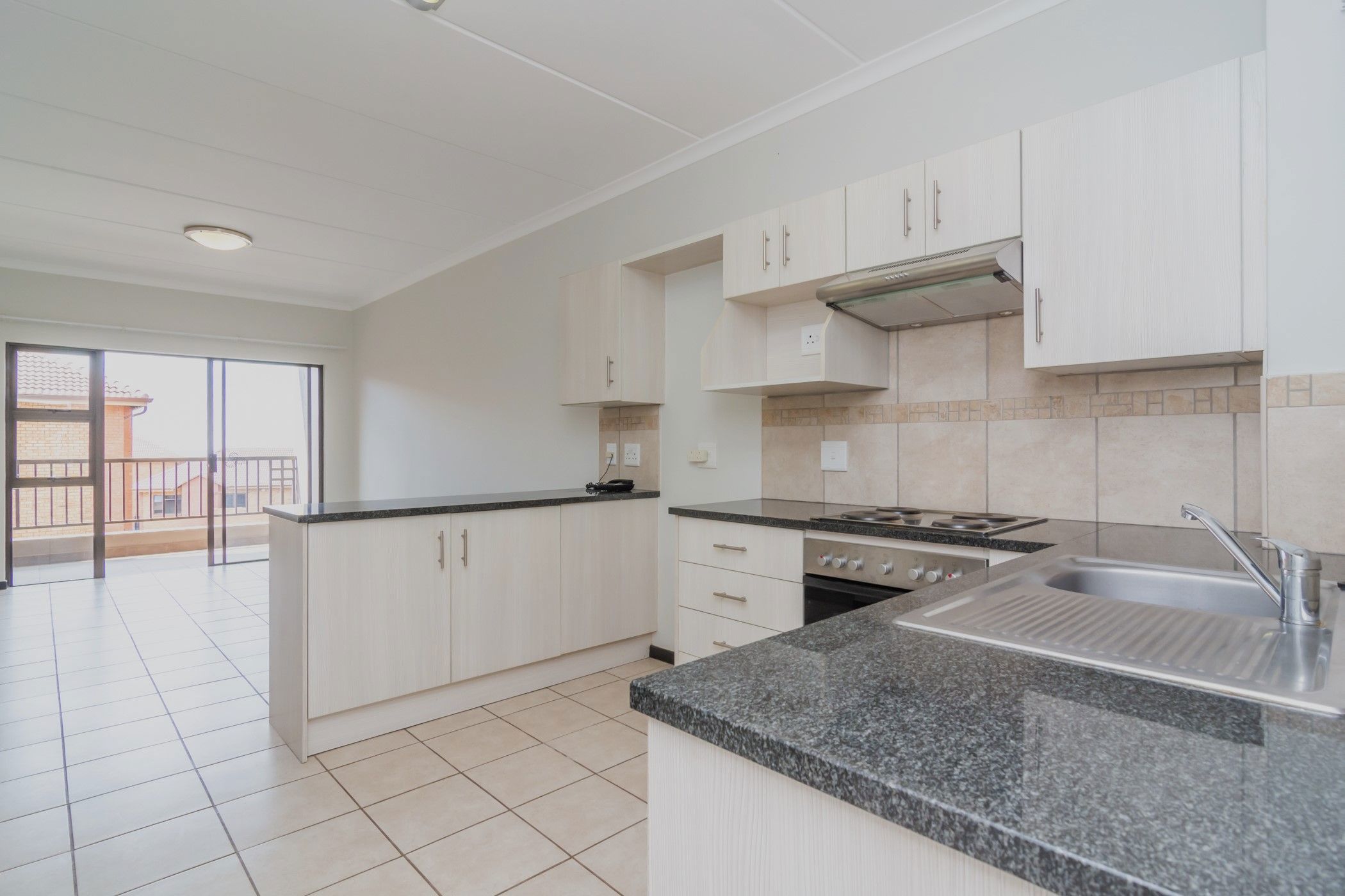 Retirement apartment for sale in Featherbrooke Hills Retirement Village - 1KR1729184
