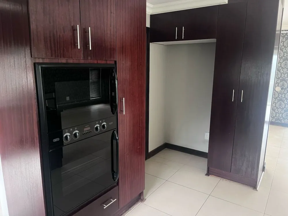 Double-storey house for sale in Woodland Hills - 1BX1699787