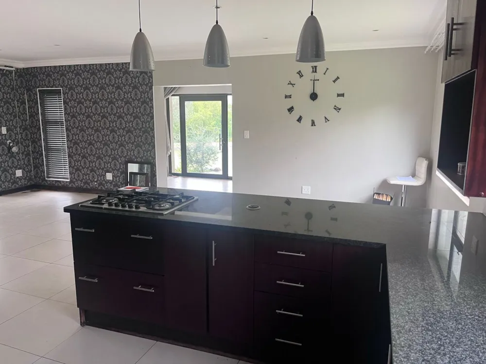 Double-storey house for sale in Woodland Hills - 1BX1699787