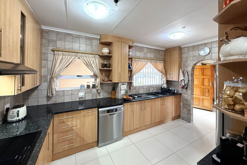 Single-storey house sold in Glen Austin - MR1697989 Single-storey house sold in Glen Austin - MR1697989