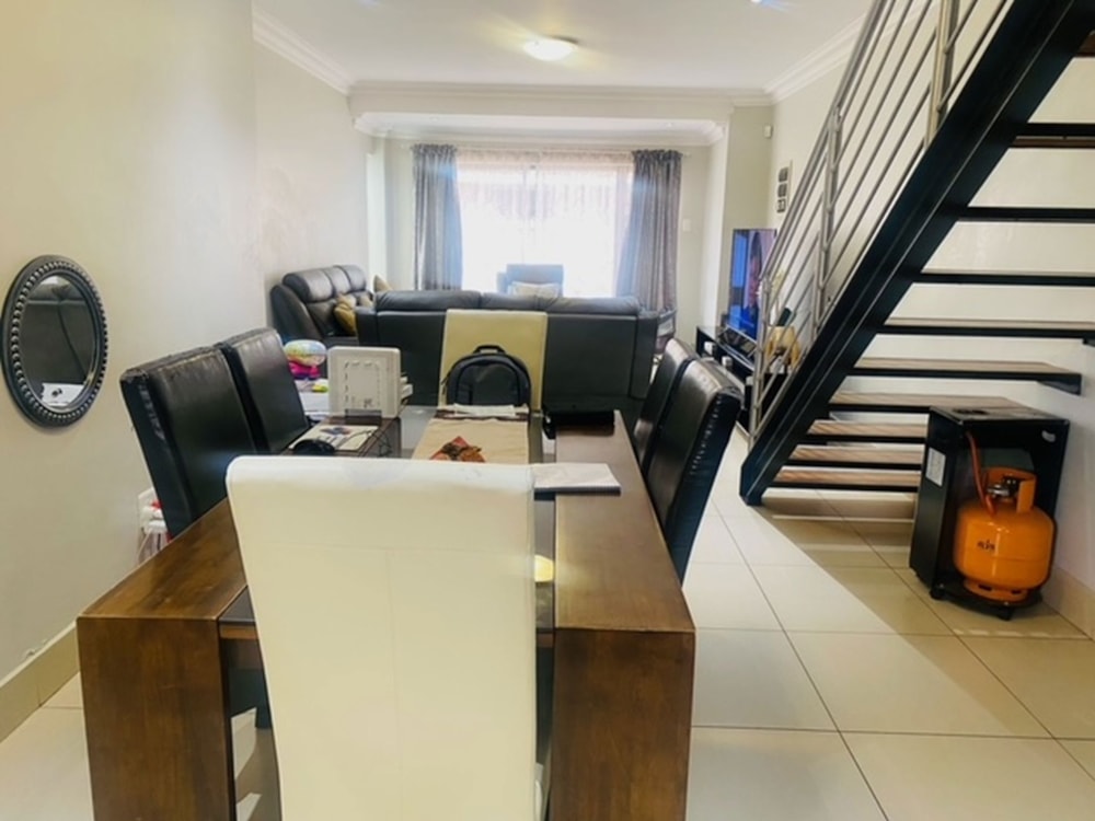 Townhouse for sale in Shellyvale - 1BX1716101