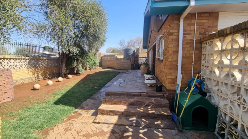 House to rent in Uitsig, Bloemfontein - 1BX1697743 House to rent in Uitsig, Bloemfontein - 1BX1697743