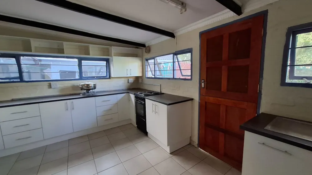 House let in East Bank - 1PF1746377