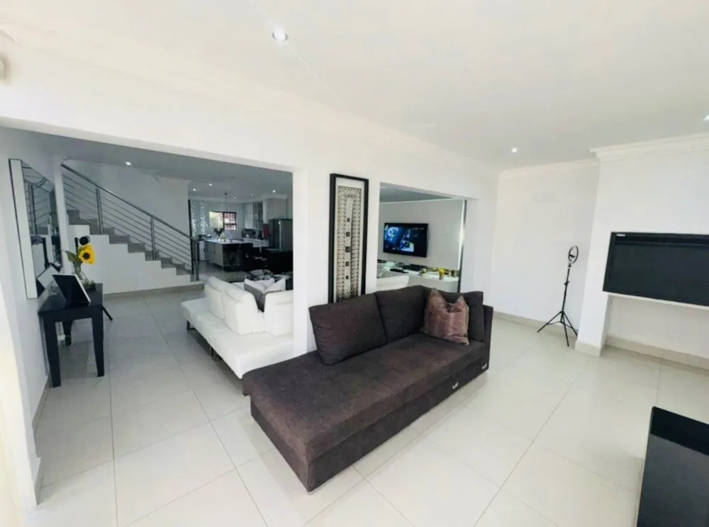 Townhouse for sale in Heuwelsig, Bloemfontein - 1BX1696947 Townhouse for sale in Heuwelsig, Bloemfontein - 1BX1696947