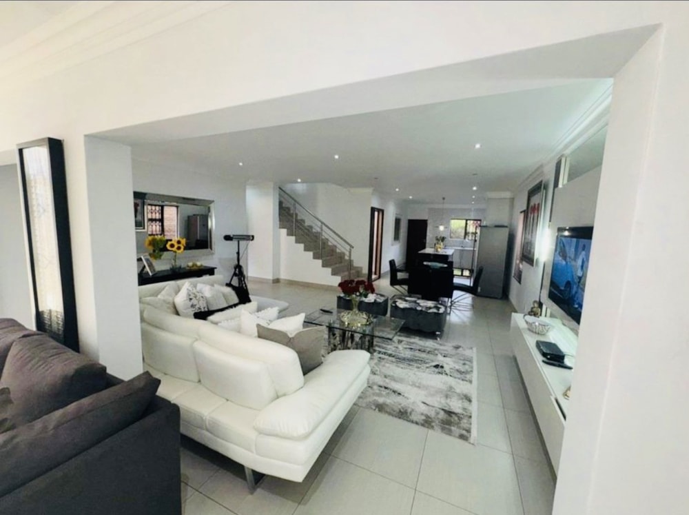 Townhouse for sale in Heuwelsig, Bloemfontein - 1BX1696947