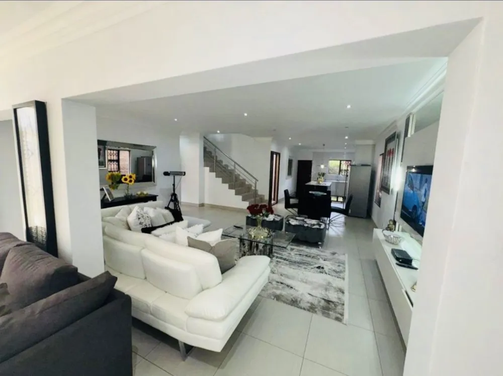 Townhouse for sale in Heuwelsig, Bloemfontein - 1BX1696947 Townhouse for sale in Heuwelsig, Bloemfontein - 1BX1696947