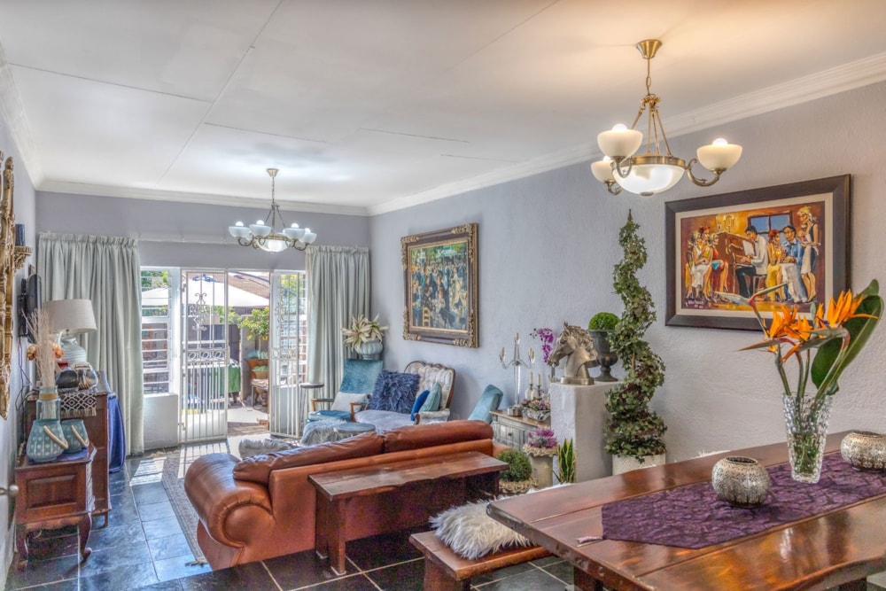 Townhouse for sale in Weltevredenpark - RAN1698622 Townhouse for sale in Weltevredenpark - RAN1698622