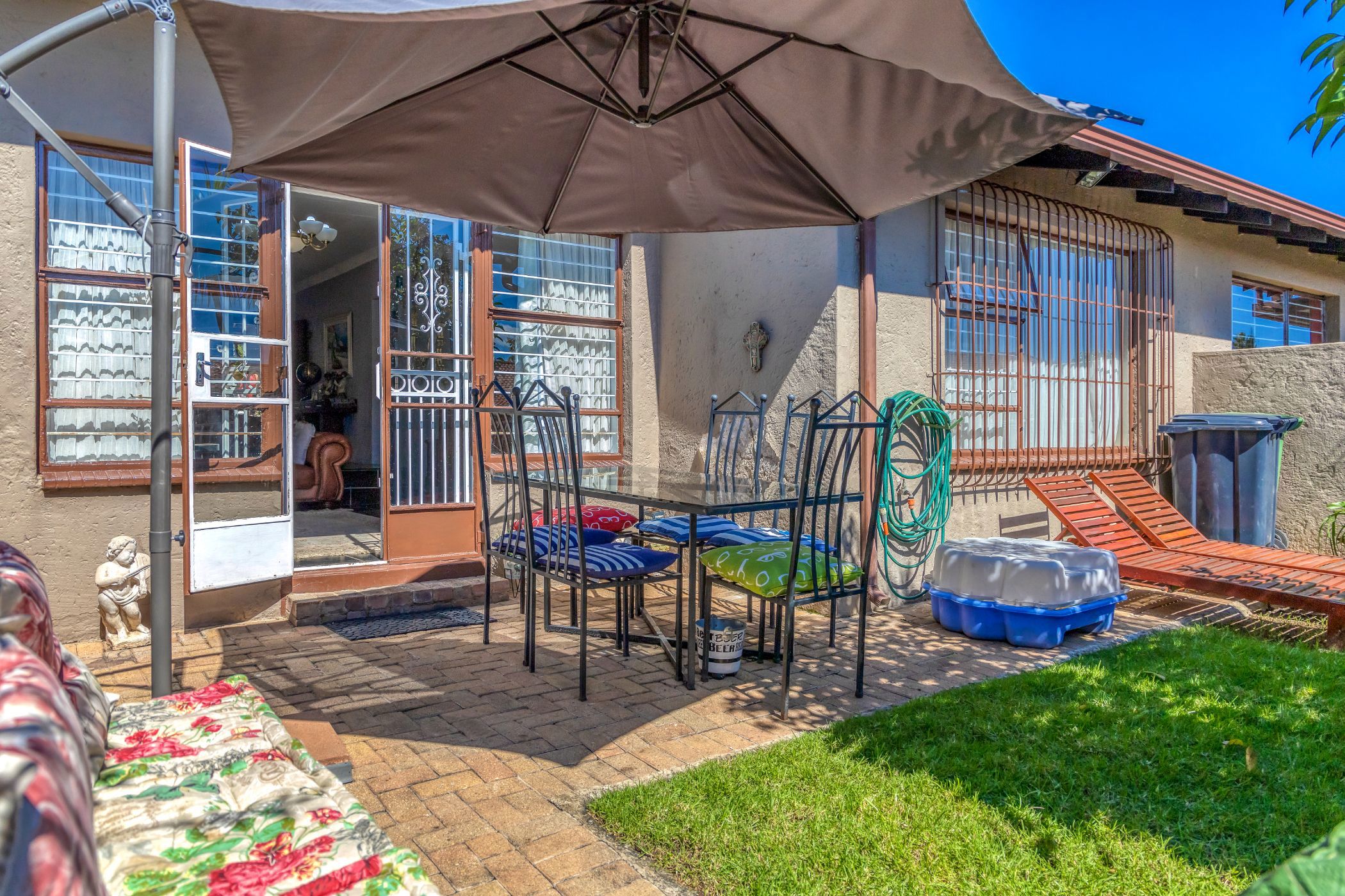 Townhouse for sale in Weltevredenpark - RAN1698622