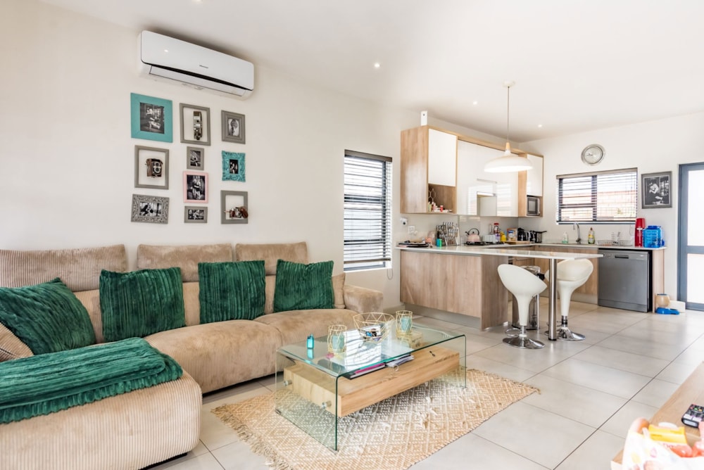 Townhouse to rent in Homes Haven - 1KR1744335 Townhouse to rent in Homes Haven - 1KR1744335