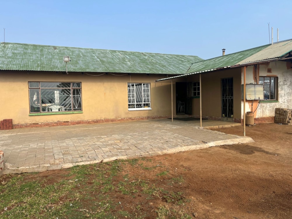 Mixed use farm sold in Bloemhof, North West Province - 1KJ1696577 Mixed use farm sold in Bloemhof, North West Province - 1KJ1696577