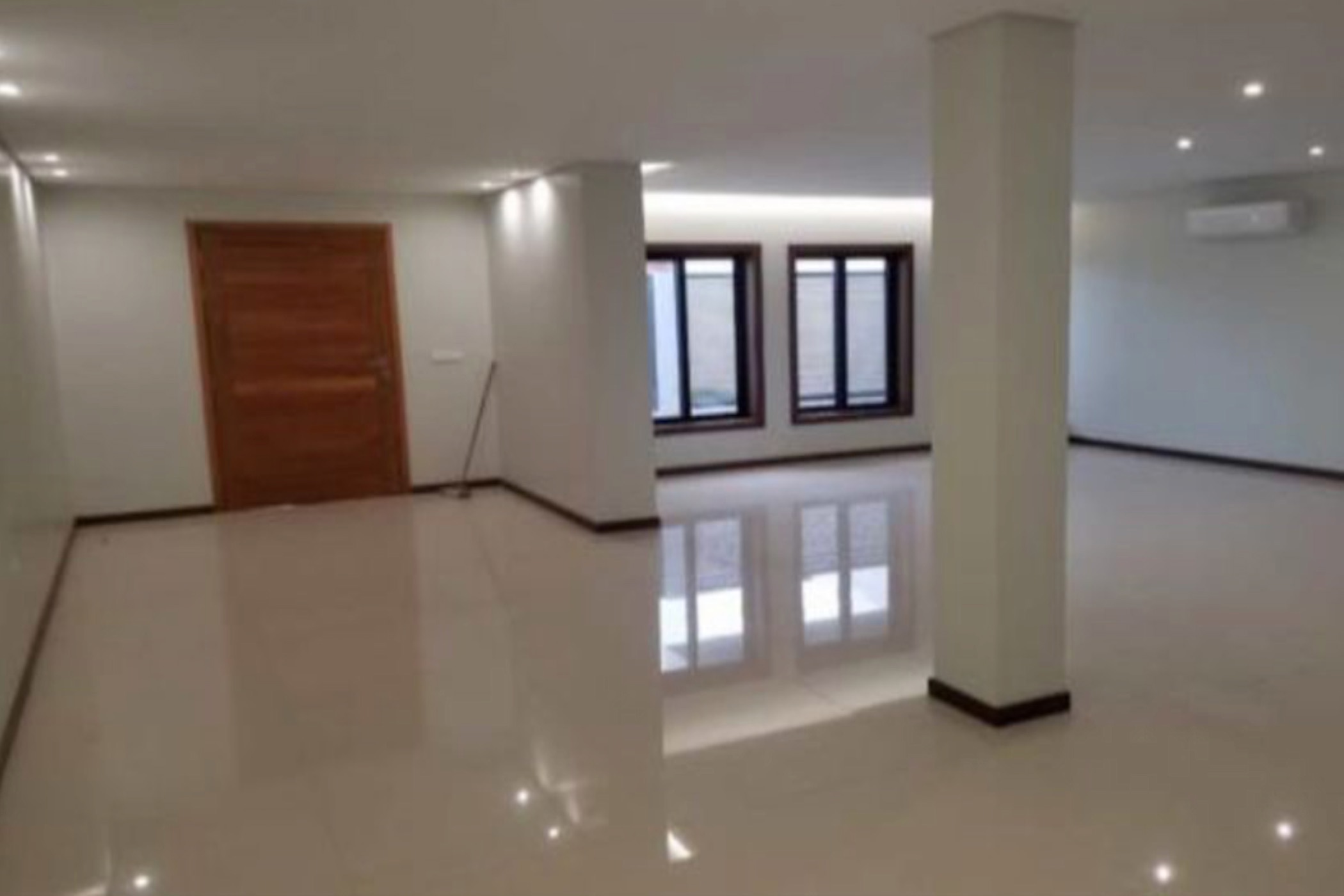 Commercial business to rent in Maputo , Mozambique - 3MQ1561353