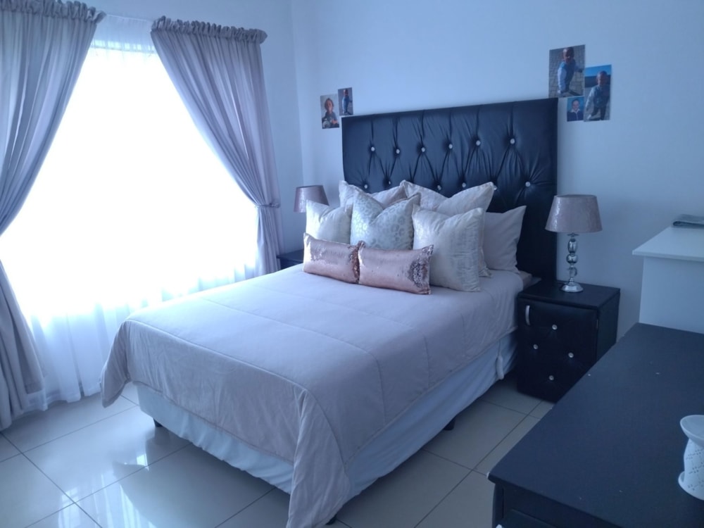 Townhouse for sale in Sonneveld - 1BJ1697161 Townhouse for sale in Sonneveld - 1BJ1697161